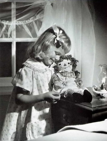 Тряпичная кукла-игрушка и дети