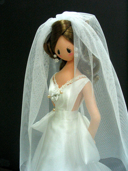 Кукла невеста в фате