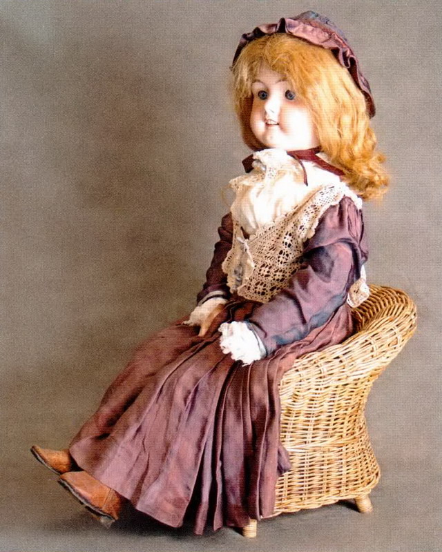 Бисквитная фарфоровая кукла